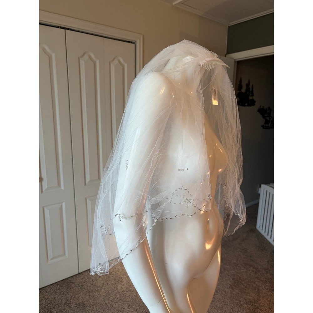 2‑Tier Ivory Bridal Veil with Swarovski Beading – Scalloped Edge – Luxury Style